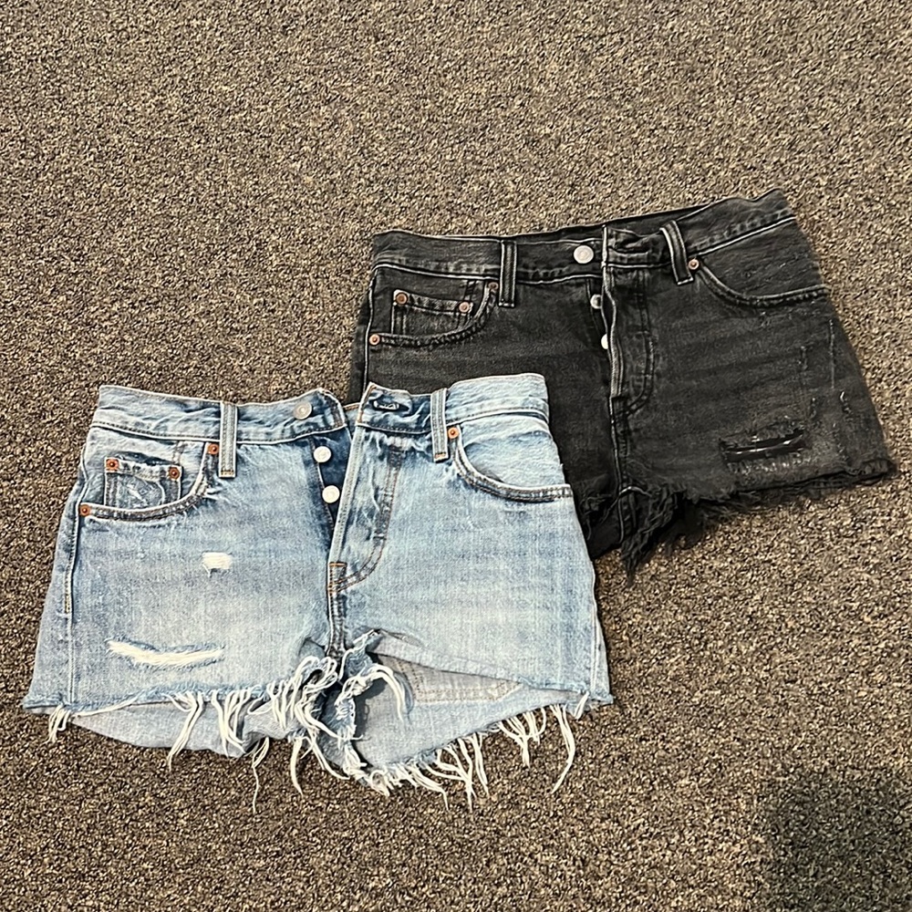 2 Levi’s shorts for $35